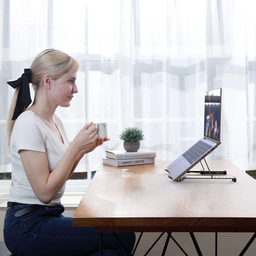 LAPTOP STAND WITH USB 4-PORT HUB