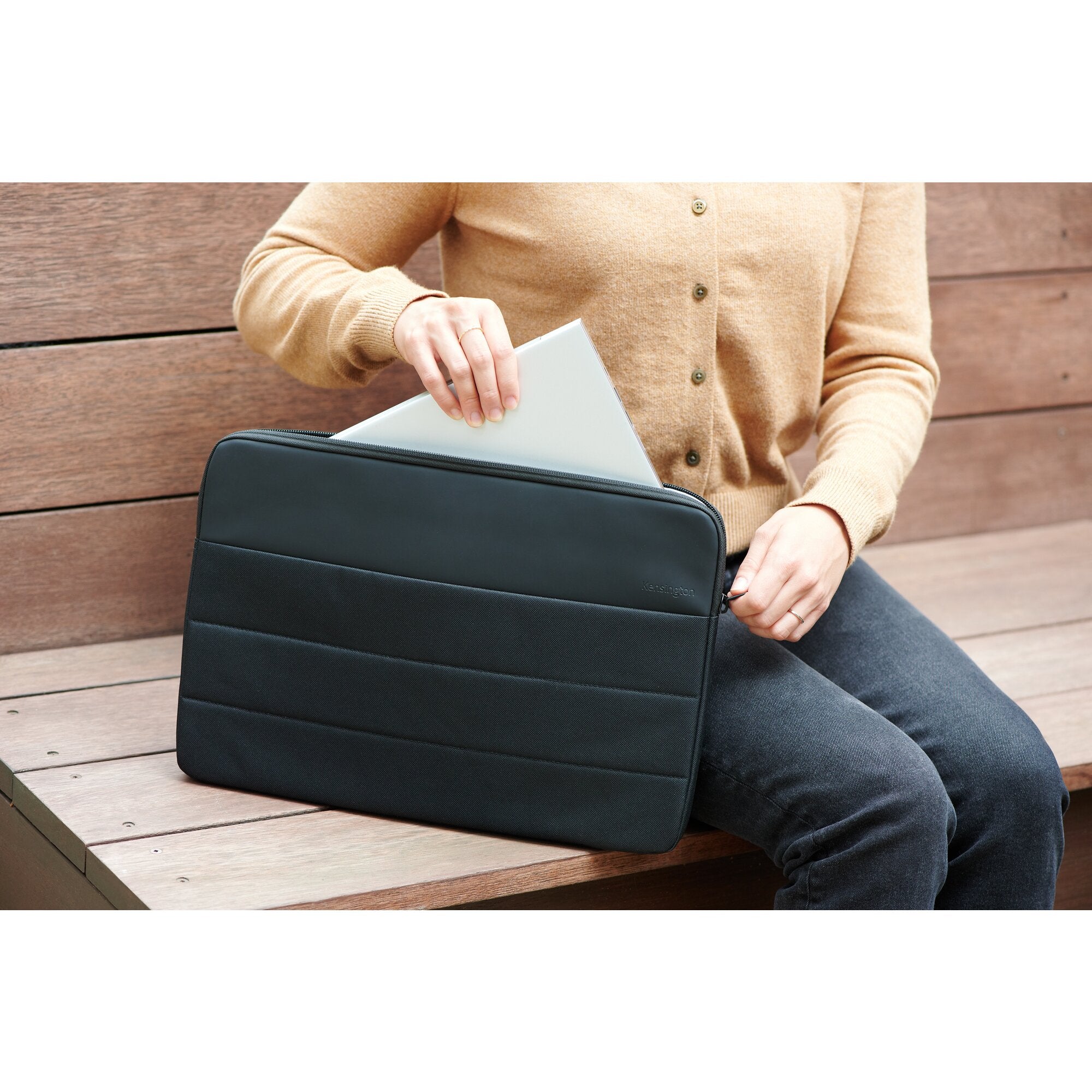 EQ Laptop Sleeve 16IN